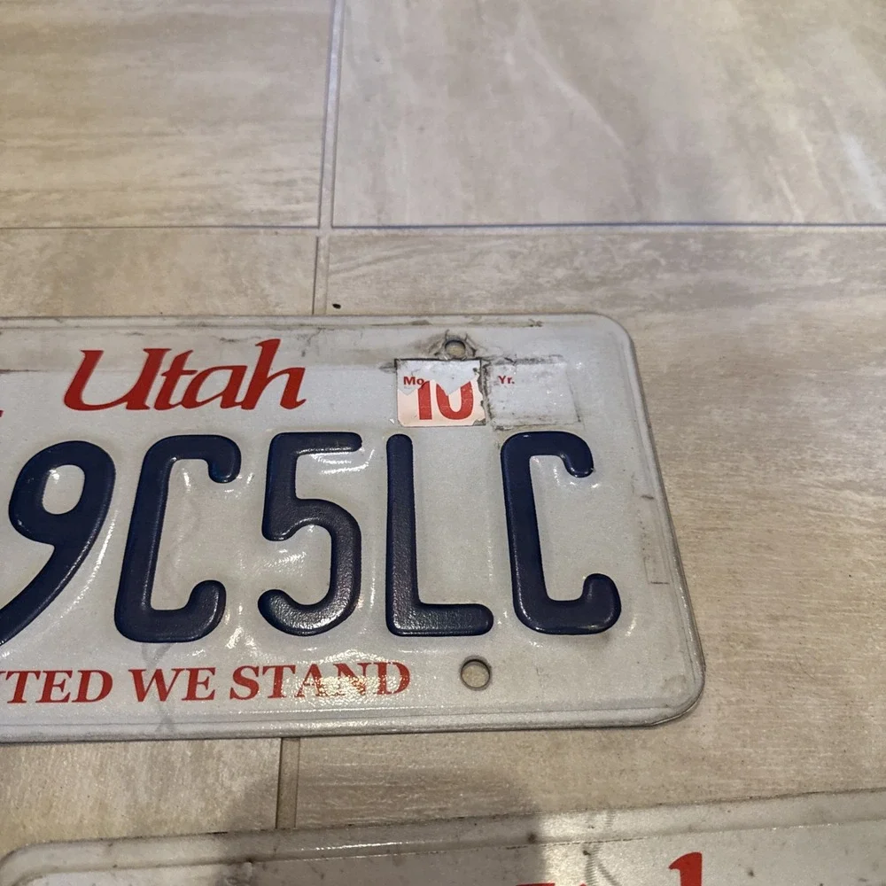 Expired Utah United We Stand‎ In God We Trust Set Pair of License Plates 9C5LC
